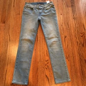 Levi Strauss Slight Curve Mid Rise Slim, size 4/27